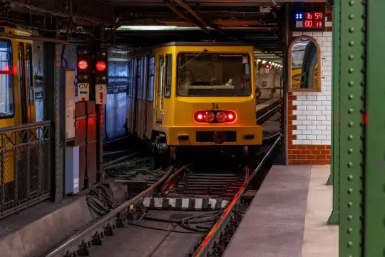 Supply of Line M1 (Metró Budapest) with CICO® TL 22 B continues!